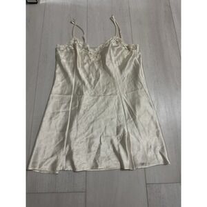 Vintage Victoria's Secret Satin Sleep Slip Sz M Ivory Floral Embroidered